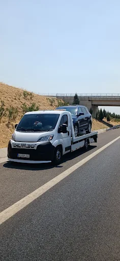 Manisa yol yardım aracı otomobil kurtarıyor